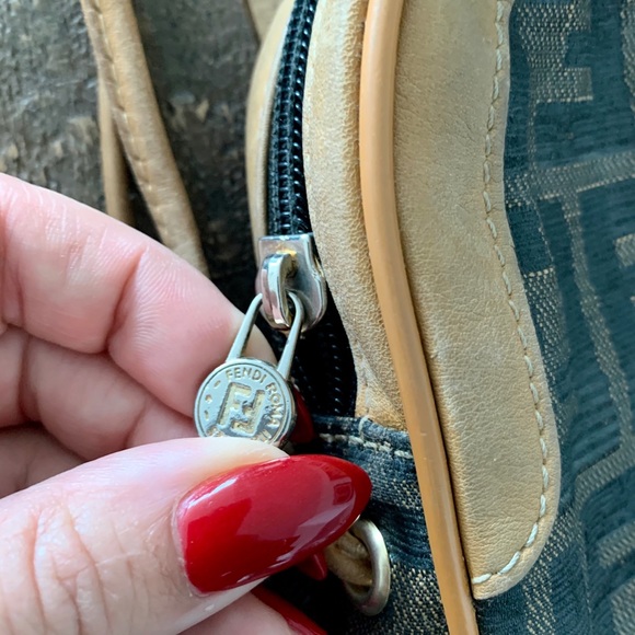 Fendi Vintage Zucca Crossbody Bag - Picture 4 of 8